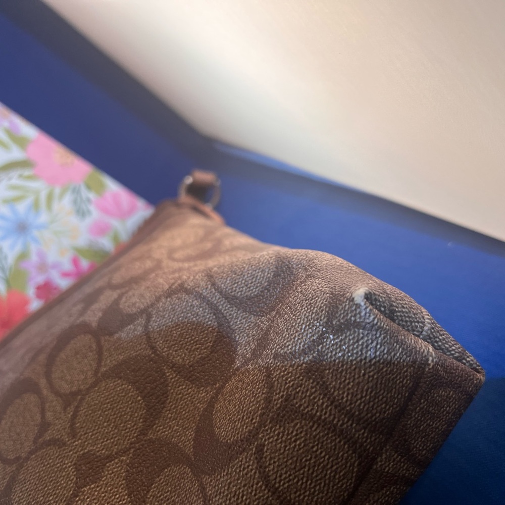Coach Crossbody - Picture 3 of 9